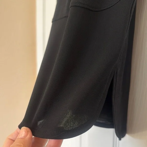 NWT Women's Bar III Black V-Neck Top. Size S, fits M. - Picture 4 of 4